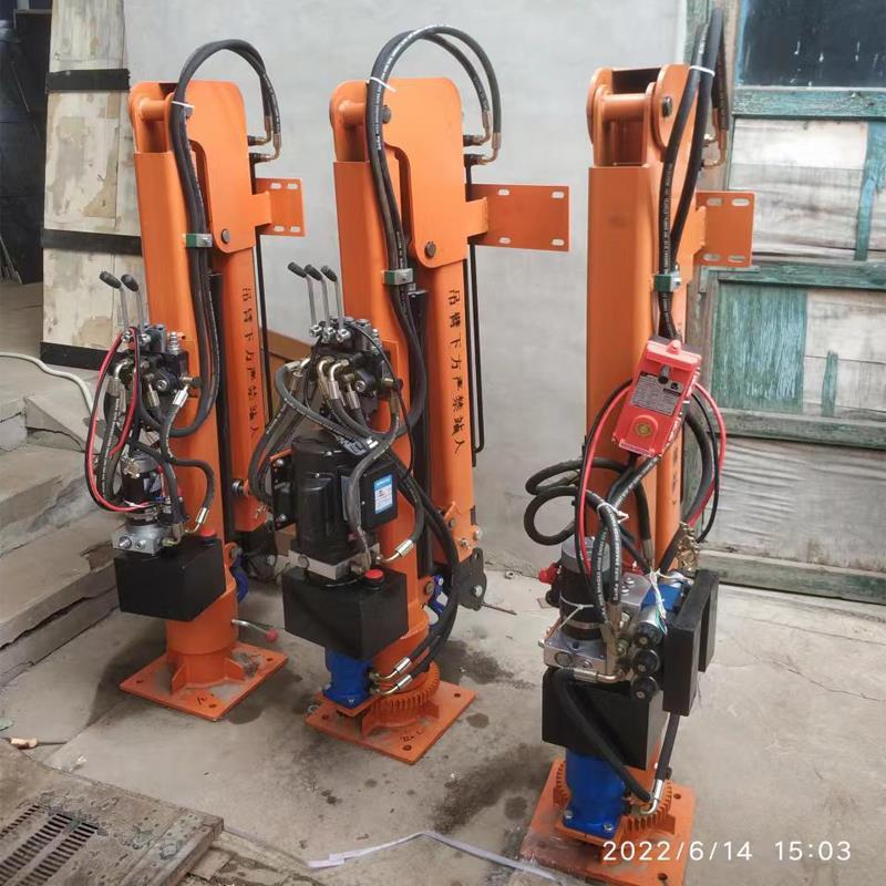 岑巩县重汽蓝牌随车吊 3.2吨 国六动力强 液压驱动 农用自卸起重机